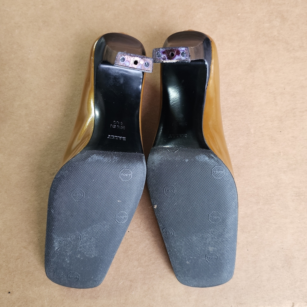 Bally Women's Tan Leather Shoes - Picture 5 of 6